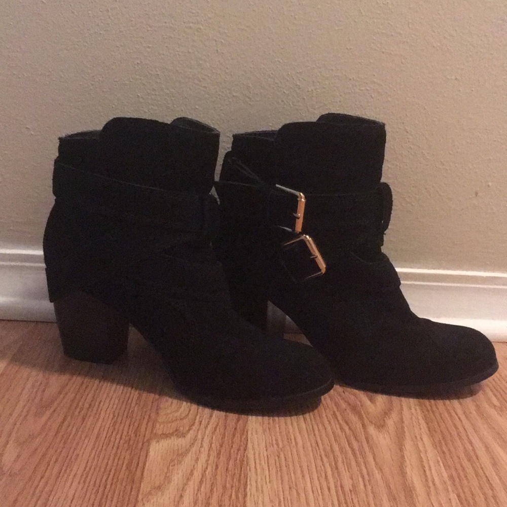 Mossimo black boots